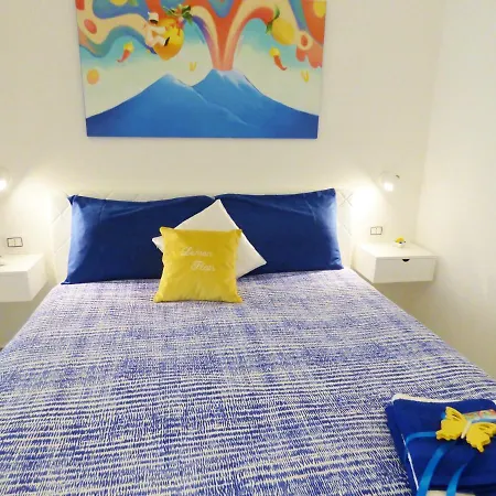 Lemon Flats 4* Napoli